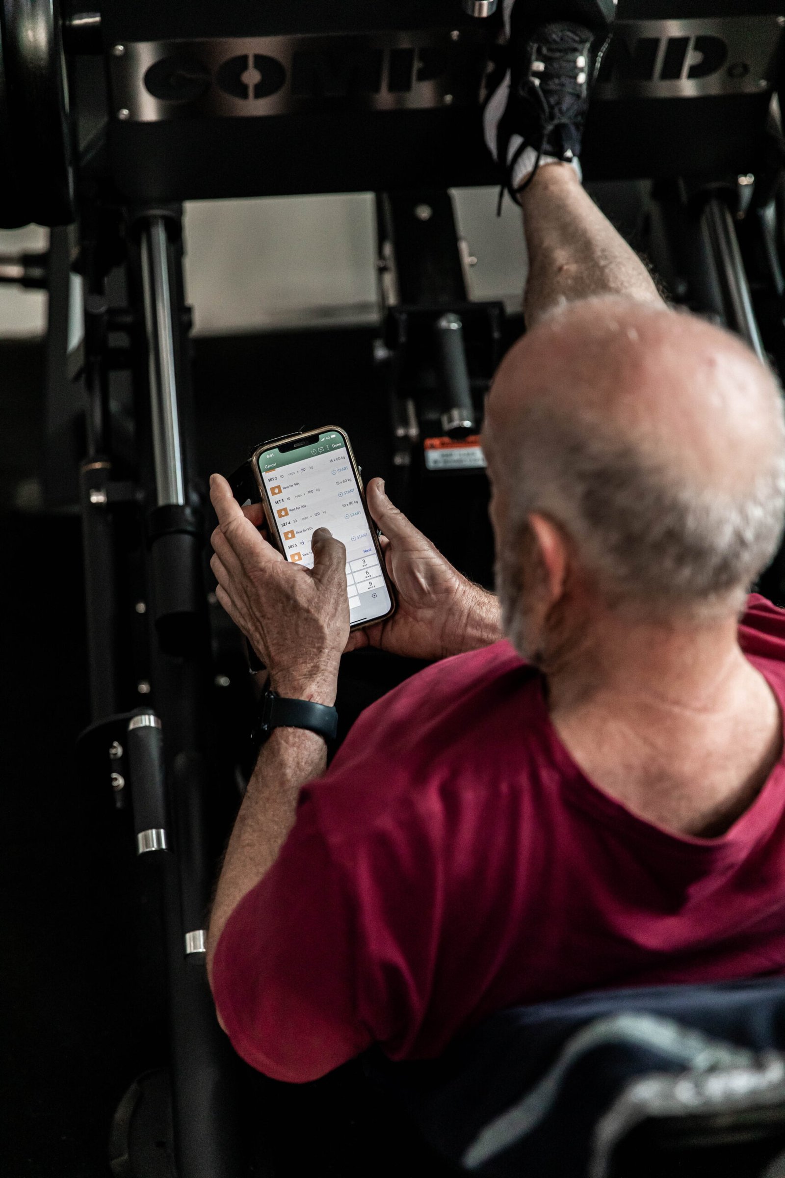 Client using Catalyst app while training